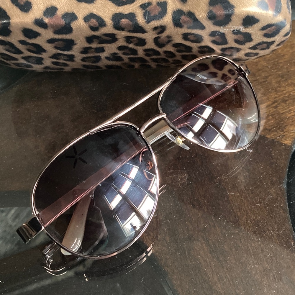 Like New! Black Aviator Sunglasses with Leopard Print Case - Picture 2 of 4